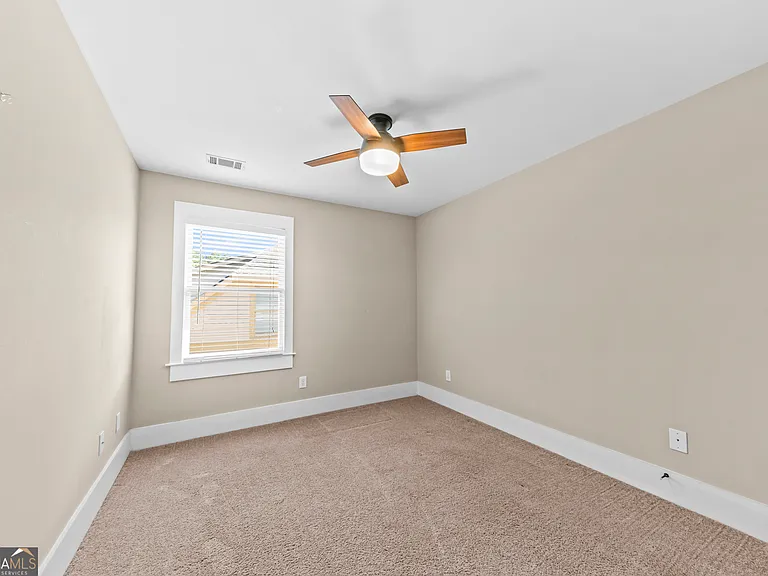 135 Idlewilde Dr — Photo 24