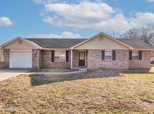 704 Oak Point Dr, Jefferson City, MO 65101