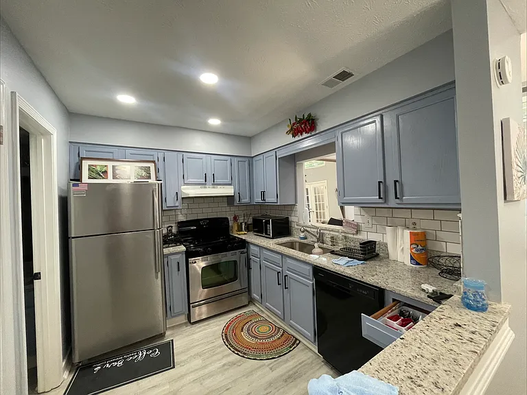 933 Ohara Dr — Photo 3