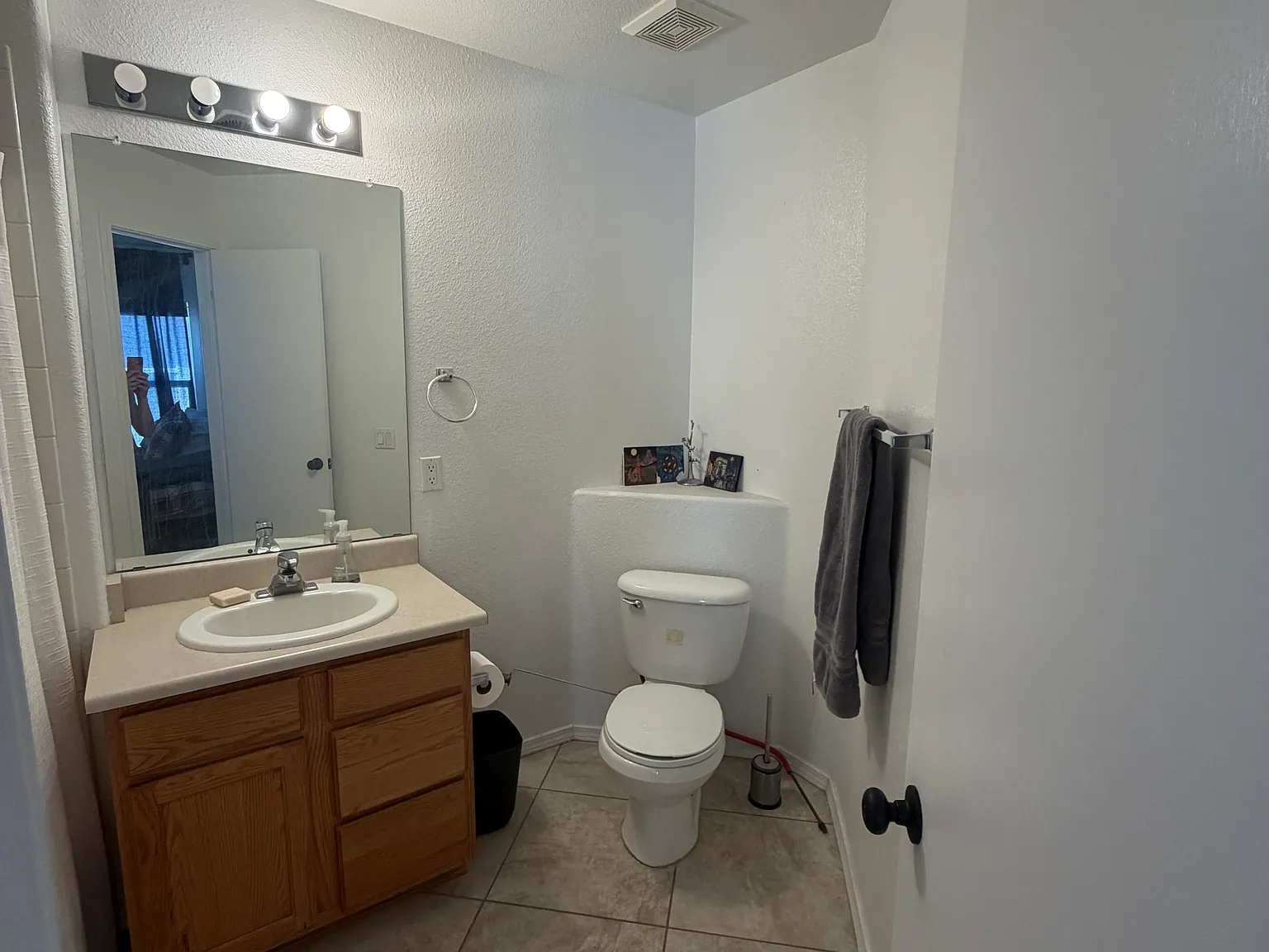 2 bed, 2.5 bath, 1100 sqft, $2,095 — Photo 2