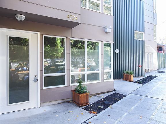 2nd image of 4724 22nd Ave NE APT 403
