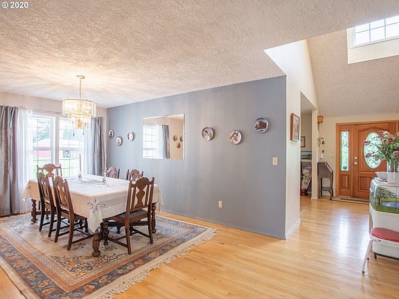 5th image of 7415 NE 335th Cir