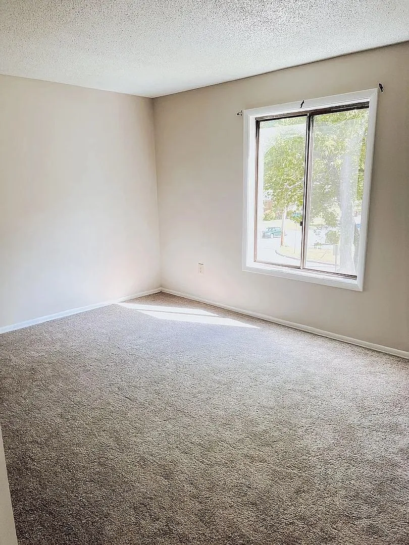 Room in 3 Bedroom Home at N Hamilton St — Photo 2