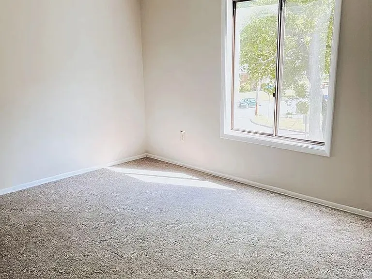 1744 N Hamilton St #B — Photo 2