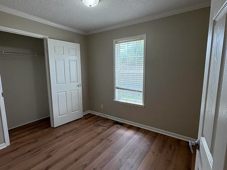 111 Whitmore Rd — Photo 8