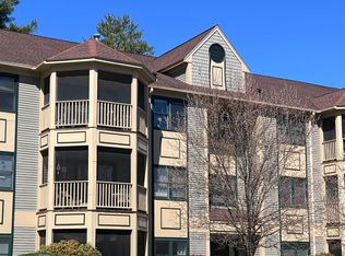 3 Bartemus Trl, Nashua, NH 03063