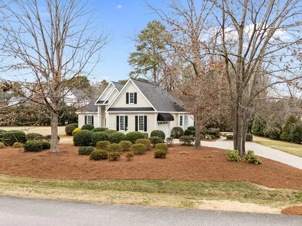 2448 Village Of Wakefield Dr, Zebulon, NC 27597