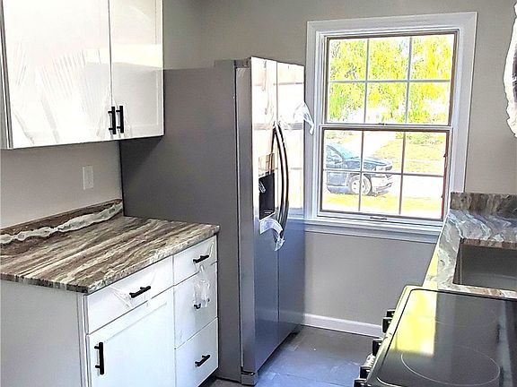 4th image of 539 Princeton Ave
