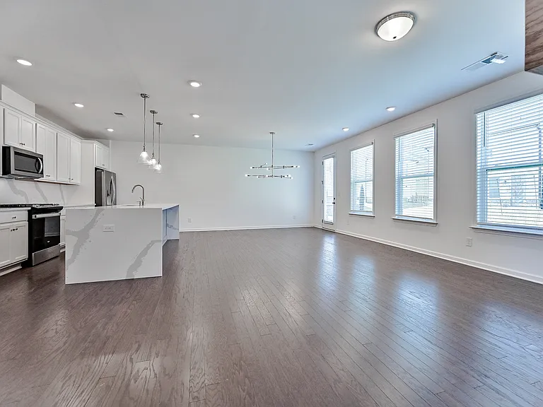 3928 Hester St — Photo 6