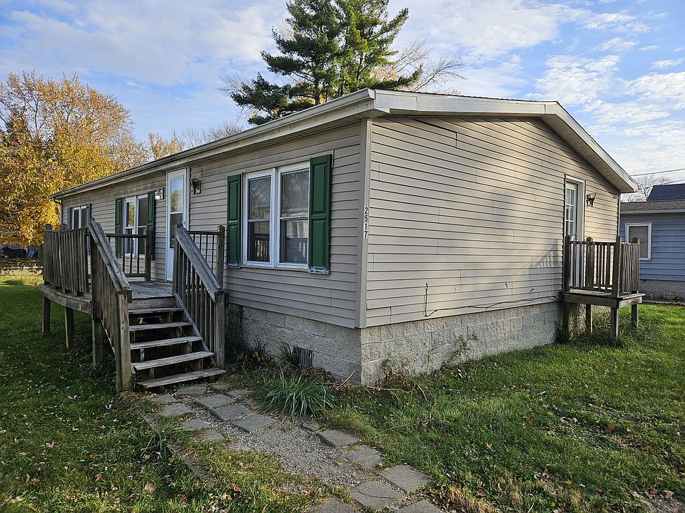 1st image of 2517 Carleton Ave