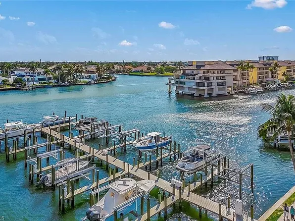 4051 Gulf Shore Blvd N #204, Naples, FL 34103