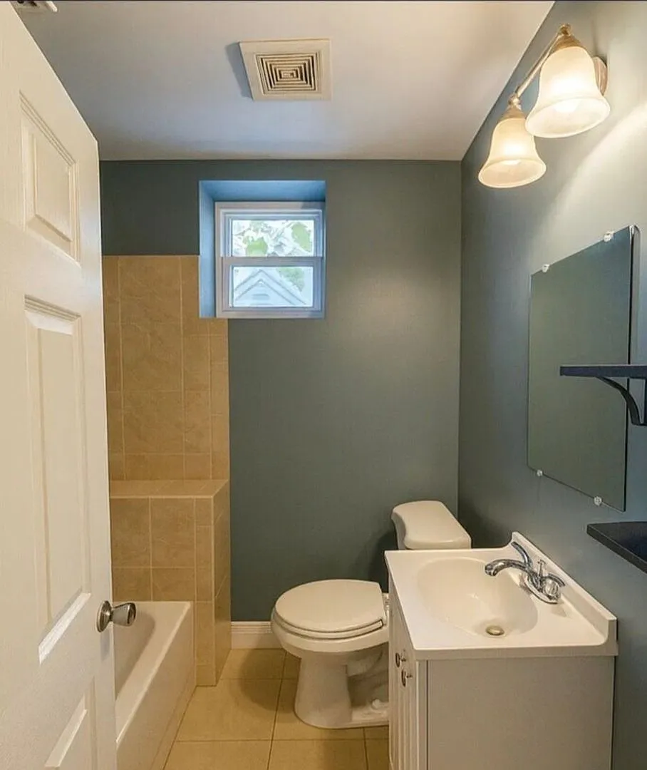 3 Bedroom Home in Point Breeze — Photo 4