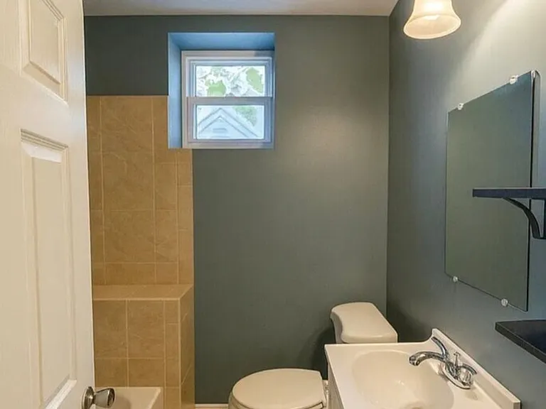2115 Sigel St — Photo 8