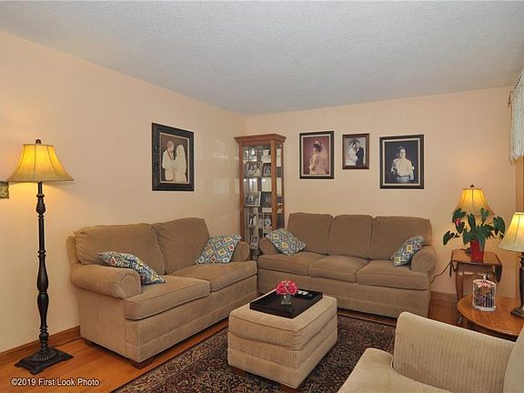 3rd image of 48 Farnum St