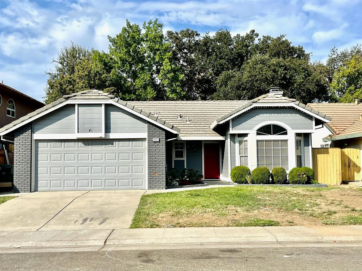 8717 Spruce Ridge Way photo 1