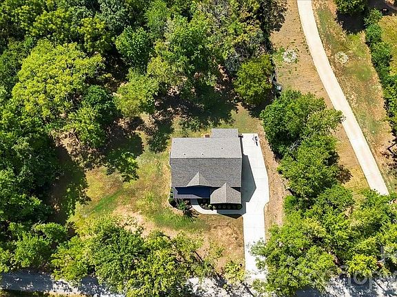 4th image of 221 Burree Rd