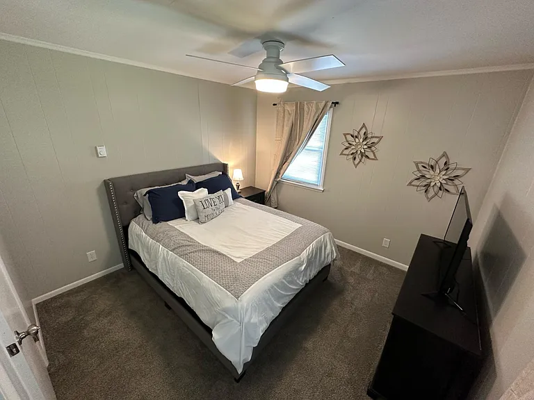 220 W Swayzee St — Photo 5