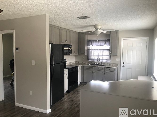 1st image of 202 Harrow Ave #B