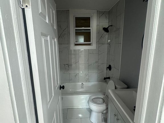 3rd image of 596 Ferry St #1