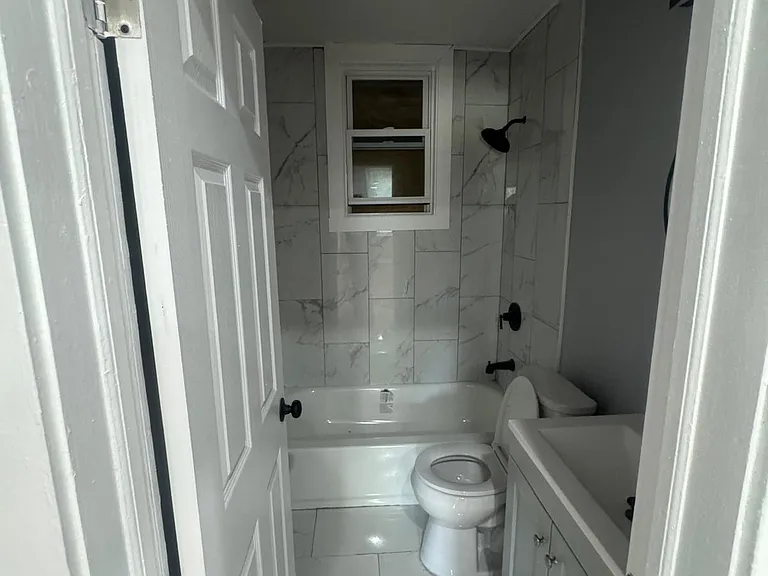 596 Ferry St #1 — Photo 3