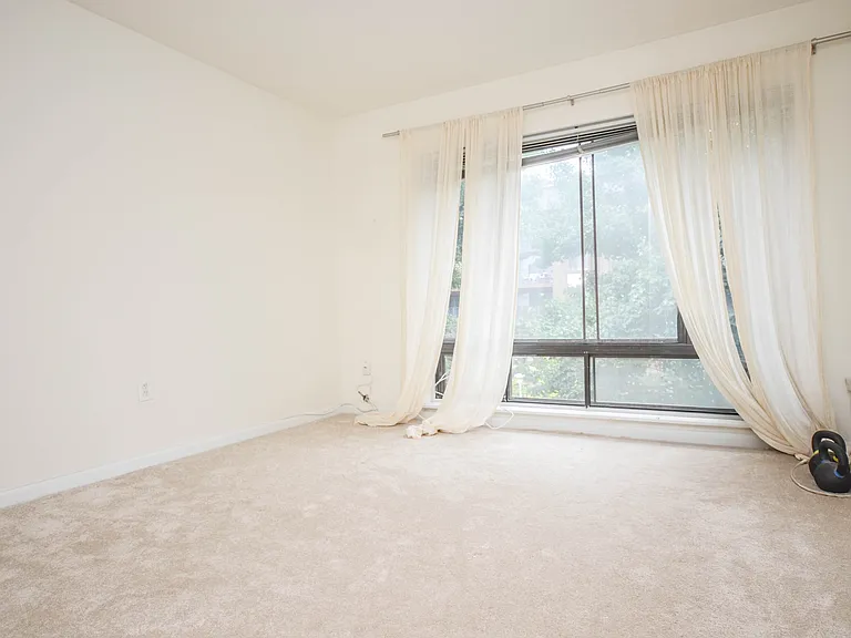 122 Roberts Ln #400 — Photo 10