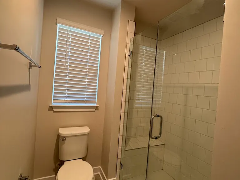 123 Roundtree Dr — Photo 9