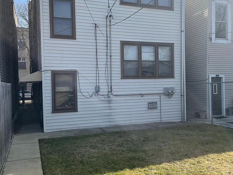 1032 N Trumbull Ave — Photo 7