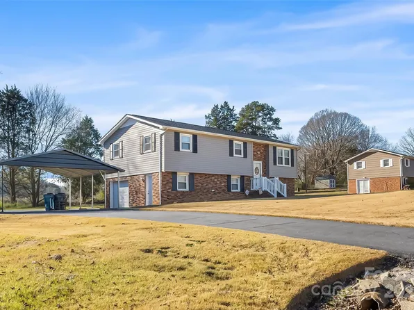 3261 Tolley St, Claremont, NC 28610