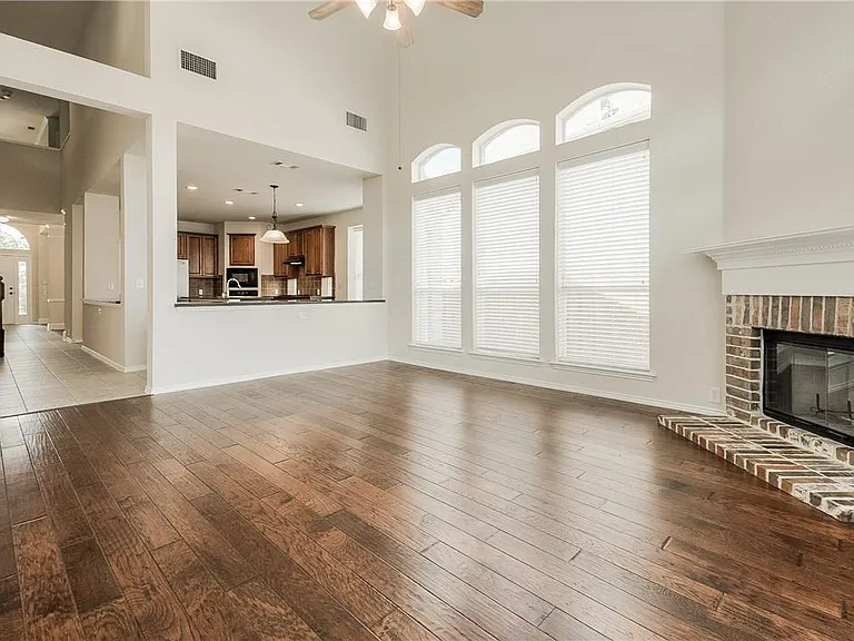 2338 Falcon Point Dr — Photo 5