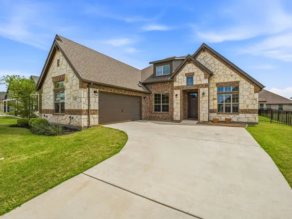 1038 Mickelson Dr, Granbury, TX 76048