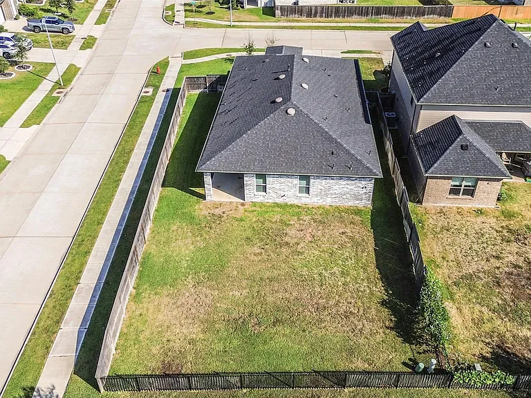 28635 Hazel Trl — Photo 32