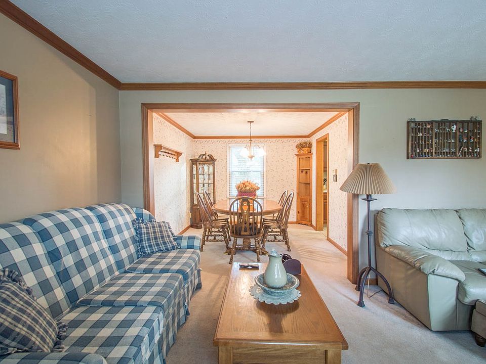 1st image of 413 Garden Gate Ct