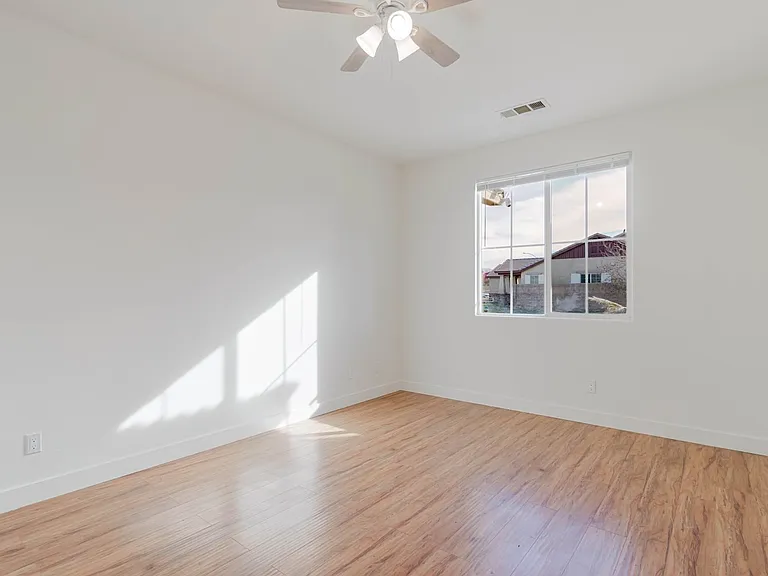 5059 Keston Dr — Photo 10