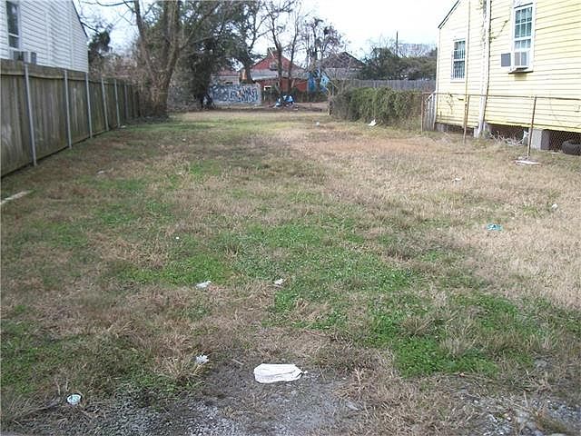 2nd image of 1630 Touro St