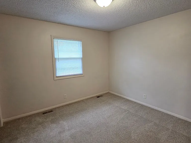 3009 S Gordon Ave — Photo 17