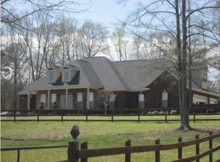 889 Country View Rd, Deatsville, AL 36022