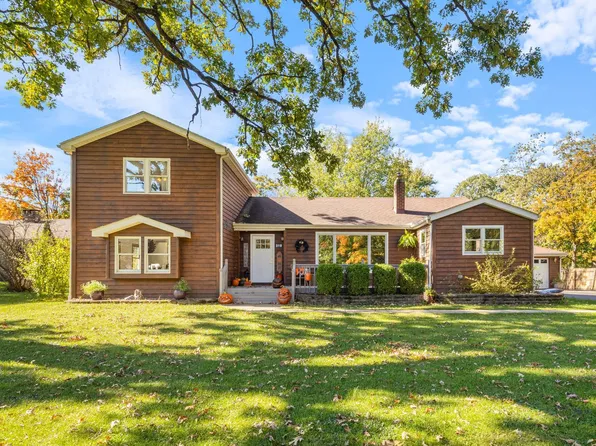 319 W Circle Dr, New Lenox, IL 60451