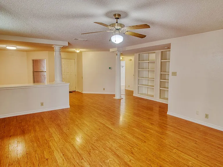 13911 Edge Point Dr — Photo 9