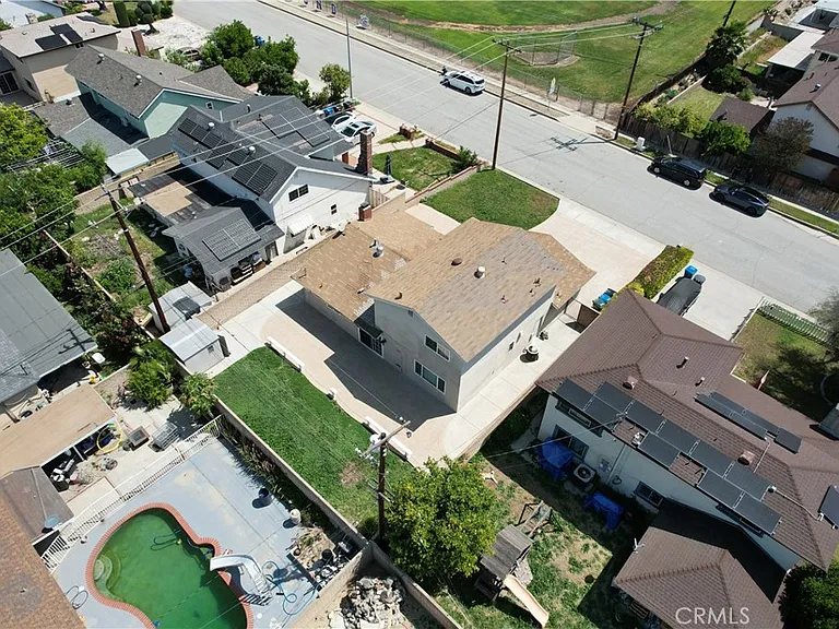 4037 S Ellesford Ave — Photo 42