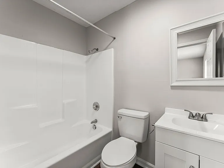 Forsyth Flats — Photo 15