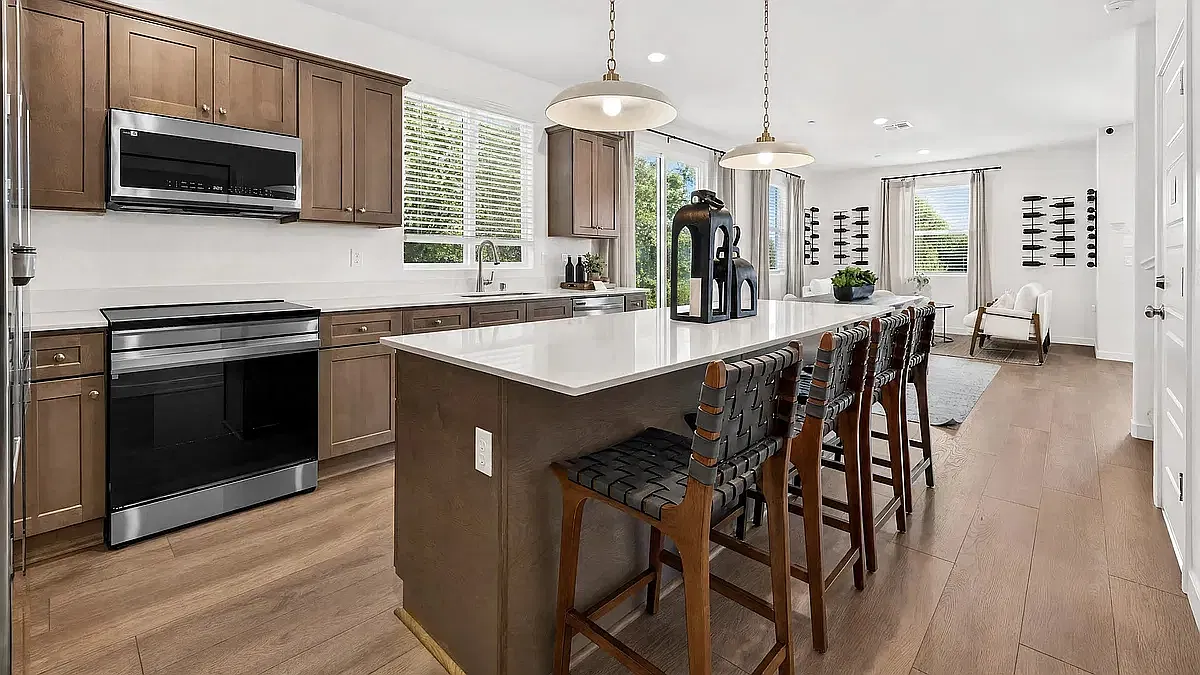 4 bed, 2.5 bath, 2180 sqft, $2,549 — Photo 1