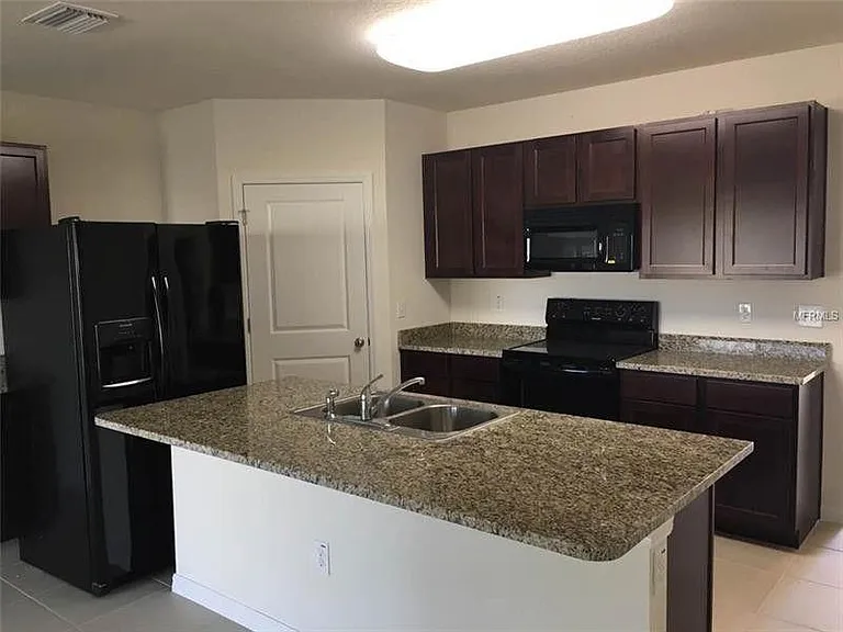13515 Haverhill Dr — Photo 5