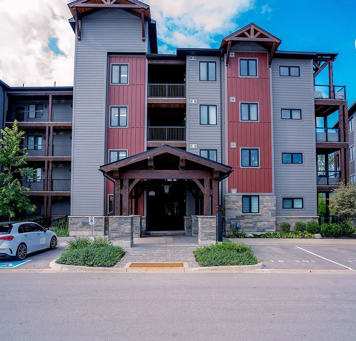 Mountain House — Photo 2