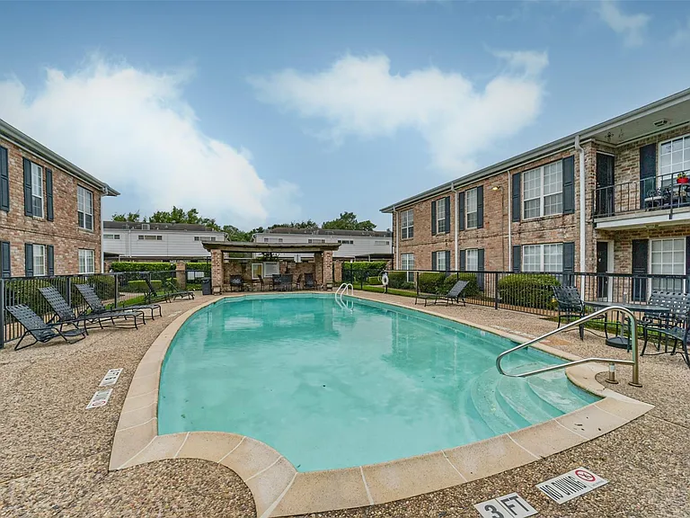 6410 Del Monte Dr #89 — Photo 38
