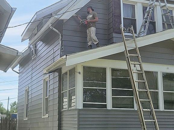 3rd image of 1451 Colton St