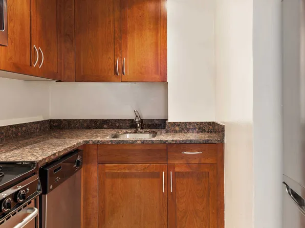 228 West 71st Street image 8 of 40