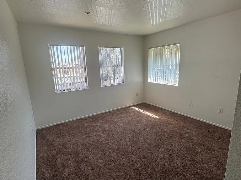 Sierra View Gardens — Photo 17