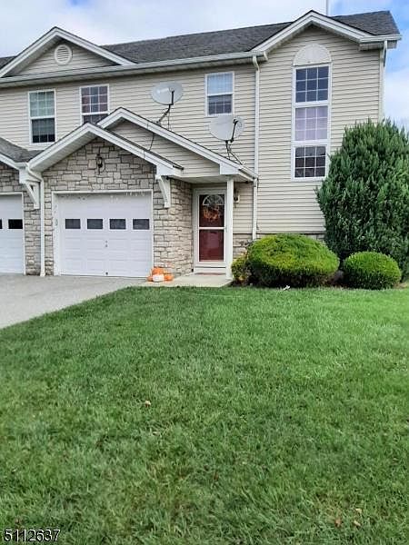 1st image of 2 Mulberry Ln