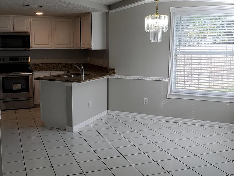 612 Nightshade Dr — Photo 4