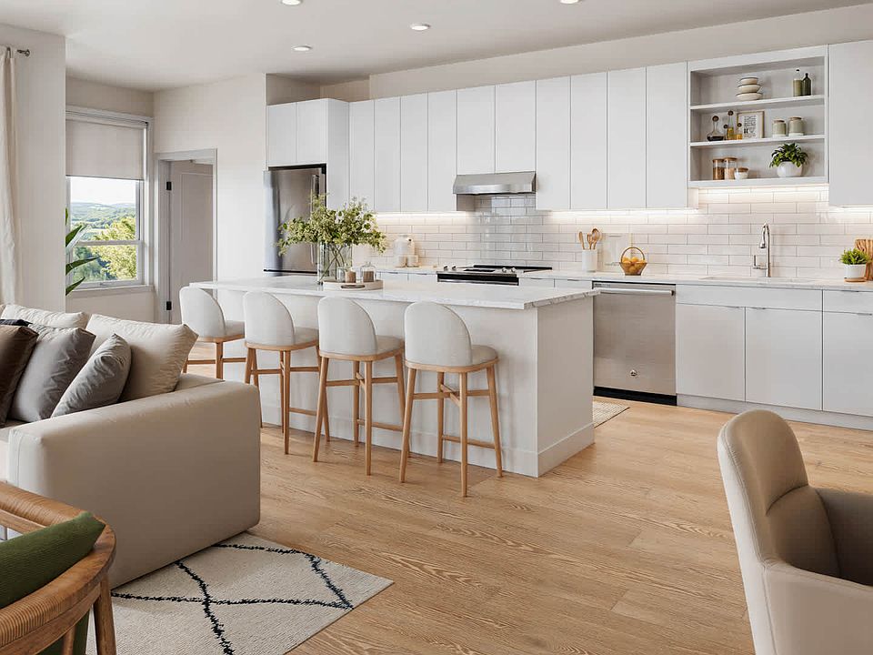 Kitchen with Stainless Steel Appliances and Breakfast Bar